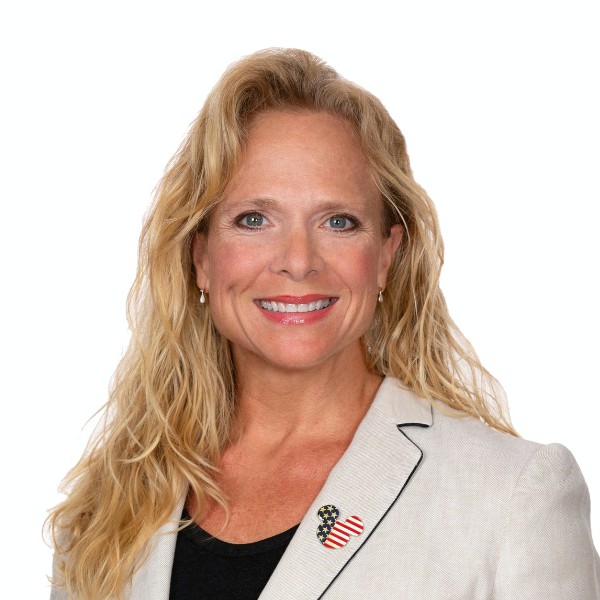 Shontell C. Crawford, Florida Licensed Real Estate Broker and founder of DVC By Resale